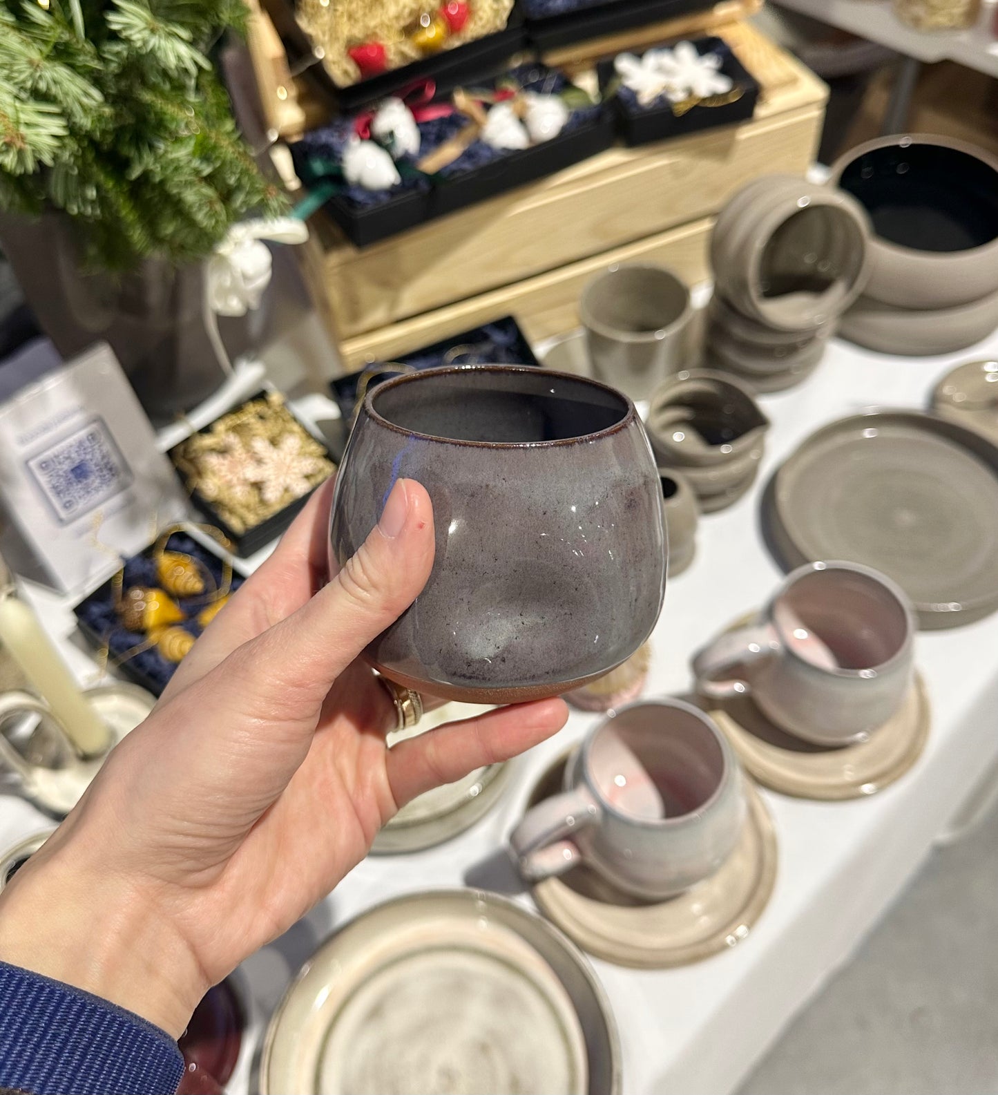 VIOLET puodelis 300ml su pirštų įspaudais