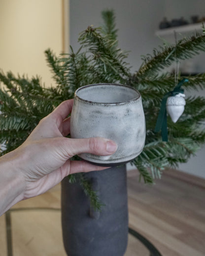 EMBER puodelis su pirštų įspaudimais