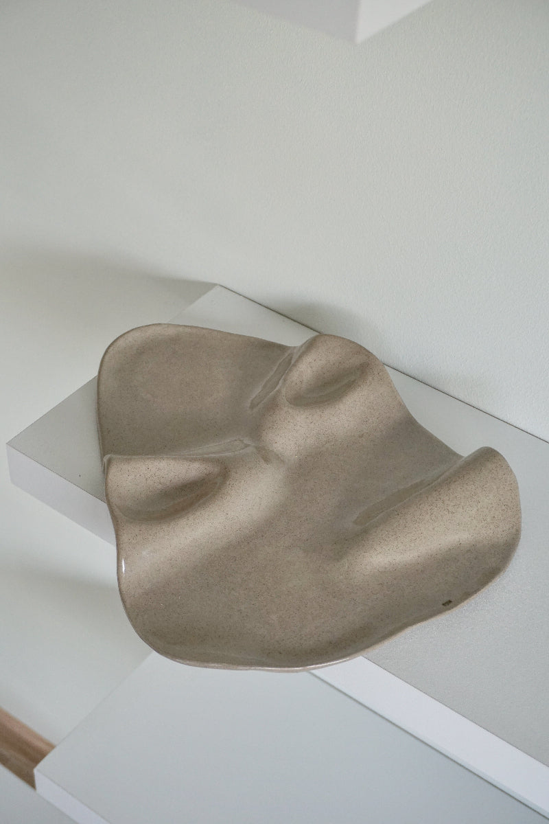 pilka užkandžių lėkštė