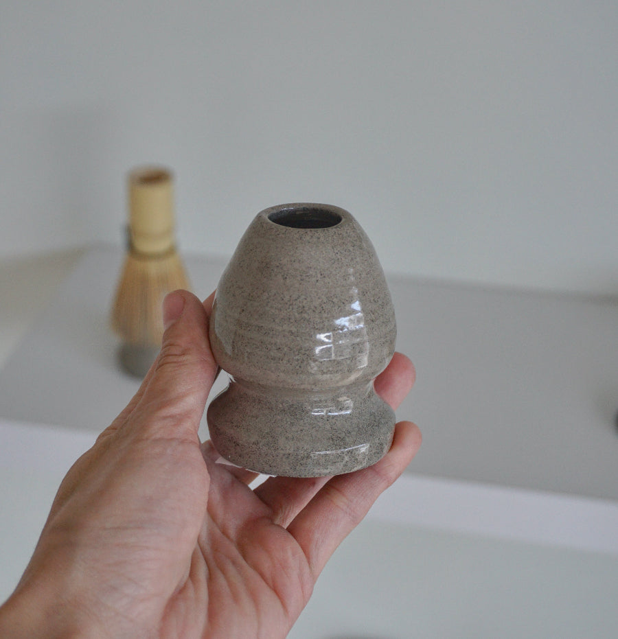 pilkas matcha šluotelės laikiklis