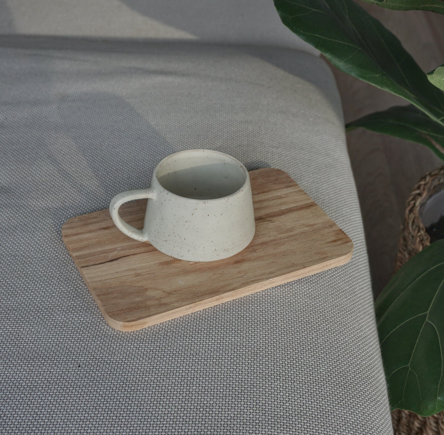 FROST puodelis 270ml su ąsele