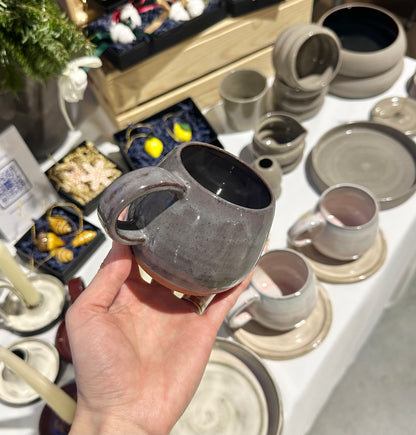 VIOLET puodelis su ąsele