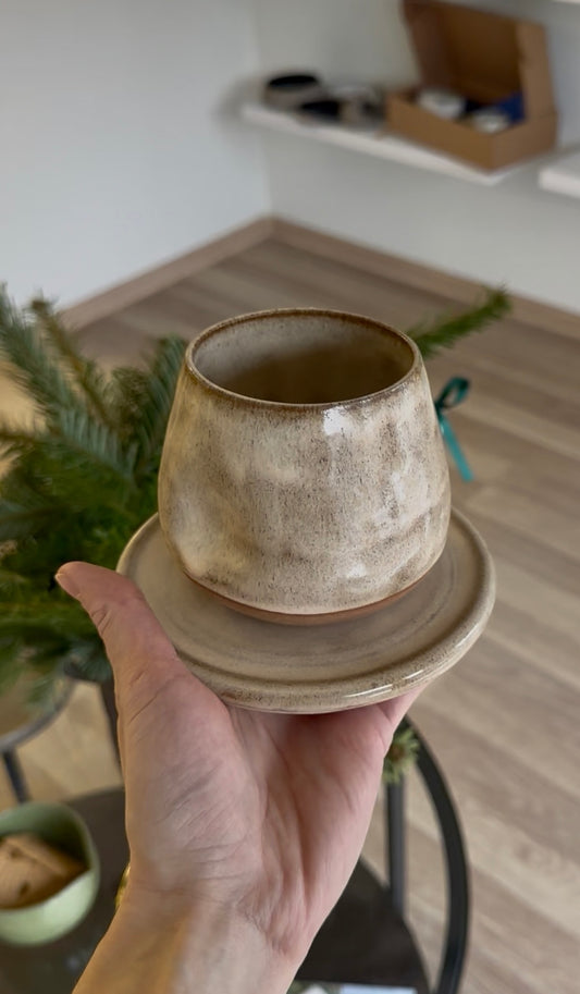 CARAMEL puodelis su lėkštele