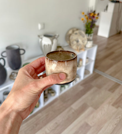 AMBER espresso puodelis su įspaudais pirštams 120ml